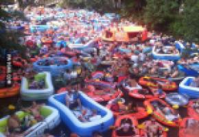 Fête sauvage tombée à l'eau