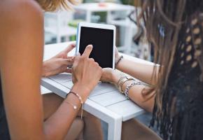 Le WiFi public permet la récolte de données sur des milliers de personnes chaque jour. ISTOCK