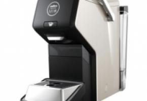 Un design compact pour un café expresso dosé à la perfection. DR