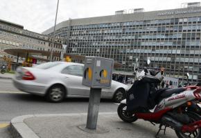 En pleine nuit, difficile d’obtenir un taxi en utilisant la borne offcielle. PASCAL BITZ
