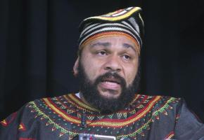 L’humoriste se moque de tout et de toutes les religions. DR