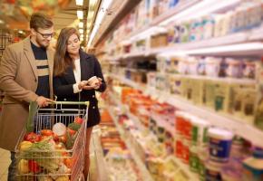 Pour les commerces du canton, l’ouverture des magasins le dimanche contribuerait  à fidéliser la clientèle locale. 123RF/NEJRON