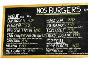 Deux burgers appelés «Camorra» et «Lucky Luciano», heurtent. DAVID ROSEMBAUM-KATZMAN 