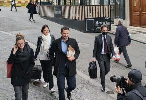 Pierre Maudet entouré de ses avocats (MP)