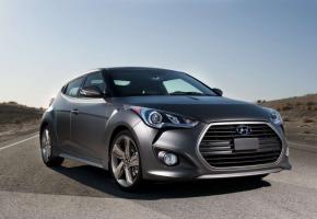 HYUNDAI VELOSTER TURBO • L'adjonction de la suralimentation donne du caractère à ce coupé original.