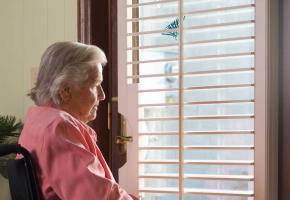 Il n’est pas acceptable que tant de retraités s’ennuient chez eux, des heures durant. ISTOCK 