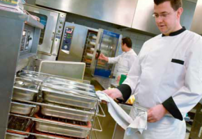 «Remettez du porc dans l’assiette de nos gosses!»