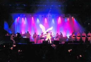 Ian Massera imite le King avec brio depuis une trentaine d'année. 