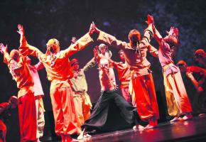 Un Boléro qui s'écoute, se danse et se respire dans un silene pétrifié. 