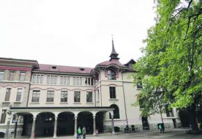 Dans des cantines, comme celle de l'école Hugo-de-Senger, seuls les cuisiniers et les aides de cuisine sont rétribués. 