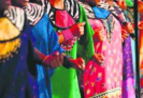 Des rythmes traditionnels associés à une danse énergique et expressive.