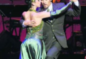 La délicatesse et la virtuosité des danseurs pour un spectacle envoûtant. 