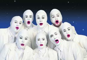 Des extraterrestres qui croient aux pouvoirs de la musique. 