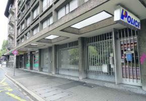 Le poste de police de la Servette fait l'objet de débats au Grand Conseil depuis 1994. 