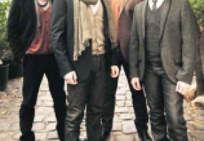 Quatre garçons bien de leur temps.