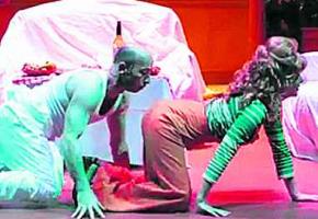 THÉÂTRE - La poudre aux yeux