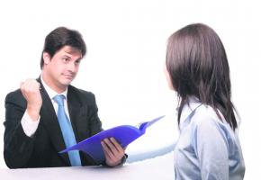 Les stages non rémunérés touchent tout particulièrement les jeunes diplômés.