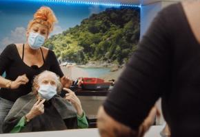 Le court métrage «Zum Coiffeur» a été réalisé par Bettina Oberli. SSR