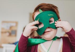 Il est essentiel de concevoir un enseignement qui considère les compétences socio-émotionnelles des enfants. UNSPLASH