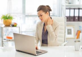 Fatigue et douleurs musculo-articulaires sont parmi les symptômes de la fibromyalgie.© 123fr/Citalliance Fatigue et douleurs musculo-articulaires sont parmi les symptômes de la fibromyalgie. 123RF/CITALLIANCE