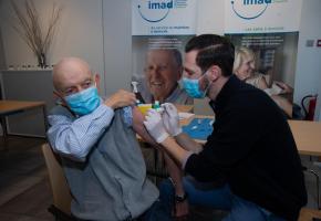 Le premier Genevois vacciné a reçu