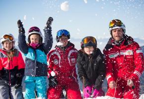 Encadrés par les moniteurs de l’ESS Genève, les enfants vont s’éclater aux Diablerets. JOHANN SAUTY/ESS GENèVE