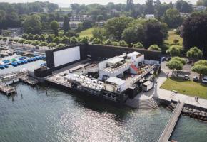 Un site idyllique et un écran géant de cinéma pour suivre les matches de la Coupe du monde. DR 