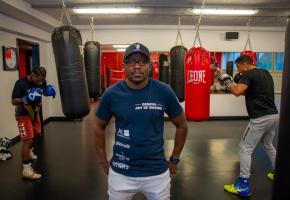 Patrick Kinigamazi va mettre un terme à un an et demi sans combats professionnels en Suisse. STéPHANE CHOLLET