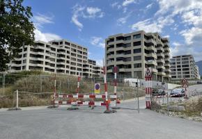 Le barrage installé le 6 septembre sur la route menant au quartier des Sciers. JR