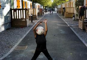 A travers «Territoires», le visiteur s’interroge sur la place dans Genève des bénéficiaires de l’Hospice général. 