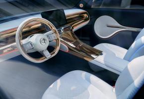 La smart concept#1 a été présentée au salon IAA à Munich.  En médaillon, Remo Guthauser, CEO de la marque. PHOTOS DR