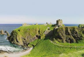 Emblématiques de l’Ecosse : nature et château (ici: Dunnottar).