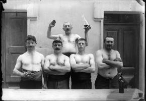 Dans l’objectif du photographe:  des anonymes. BIBLIOTHèQUE DE GENèVE/GéDéON REGARD