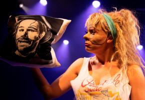 Le spectacle pose de multiples questions existentielles. OLIVE