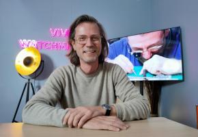 Depuis ses studios en Vieille-Ville, Marc-André Deschoux alimente sa chaîne YouTube. Celle-ci est regardée dans le monde entier. MP