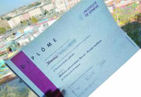 Dès 2023, la notion  de genre va disparaitre des diplômes délivrés par l’Université de Genève. DR