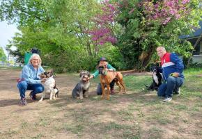 Florence Nussberger, au centre, entourée de deux autres membres du collectif.TR