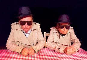 Deux enquêtrices de choc amusent la galerie. COT COT PRODUCTIONS