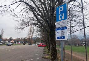 Au stade du Bout-du-Monde, le parking  a vu sa fréquentation fortement diminuer. HR