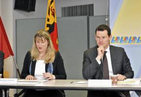 Monica Bonfanti, cheffe de la police, et Pierre Maudet, conseiller d’Etat en charge  du Département de la sécurité. DAVID ROSEMBAUM-KATZMAN 