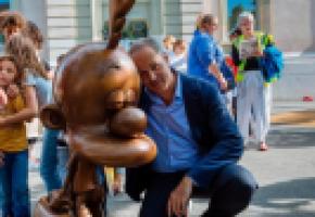 La statue de Titeuf  trône dans la cour de l’école.  CAROUGE/SAMUEL RUBIO