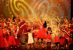 De la couleur et de la joie pour ce spectacle inédit. DR 