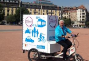 Le conseiller d’Etat Luc Barthassat s’est mué en steward urbain. DR 