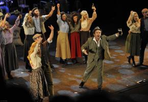 Une trentaine de danseurs embarquent le spectateur dans un fabuleux voyage . DR 