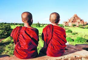 Des paysages magiques où le temps semble s’être arrêté. Le peuple birman s’avère très ouvert et  accueillant. Le féerie de Bagan tient beaucoup à ses coupoles dorées. Les rives du Lac Inle. 