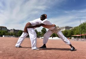 Les rois de la lutte romande se donnent rendez-vous sur la plaine. PASCAL BITZ 