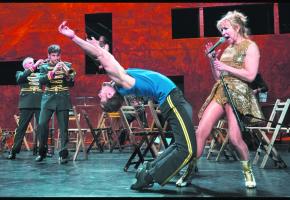 Le spectacle «En avant marche!» d’Alain Platel et Frank Van Laecke. DR  