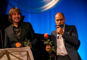 Le pianiste Jan Lundgren, ici en compagnie de l’harmoniciste Grégoire Maret. DR 