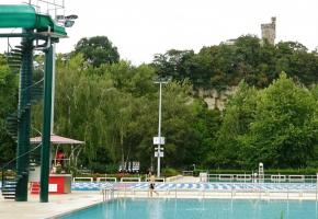 La piscine carougeoise pourrait bien ouvrir toute l’année. CAA 