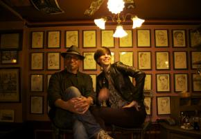 Jacky, guitariste, et Marie-Anne, chanteuse, partagent la passion de la musique DR 